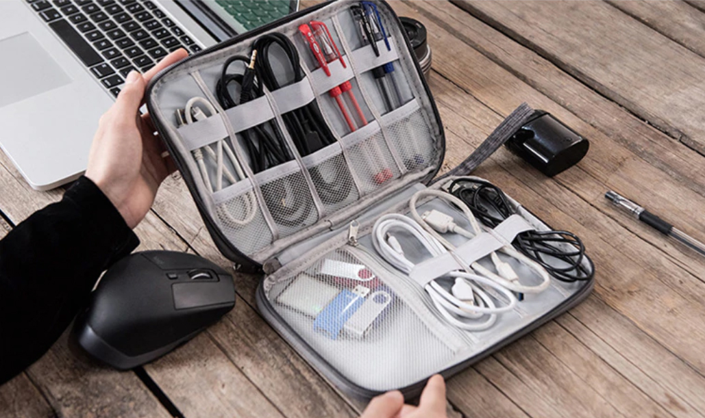 cestovni-organizer-na-elektroniku--modra-velky