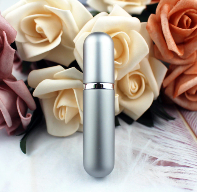 cestovni-plnitelny-rozprasovac-na-parfem-5-ml-seda