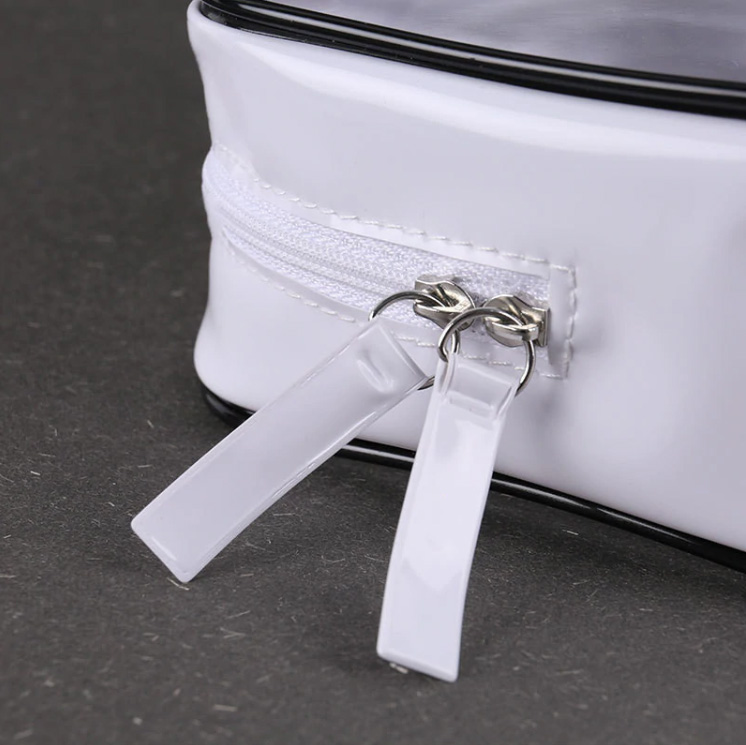 Cestovni-Pruhledna-kosmeticka-tasticka-bila-3