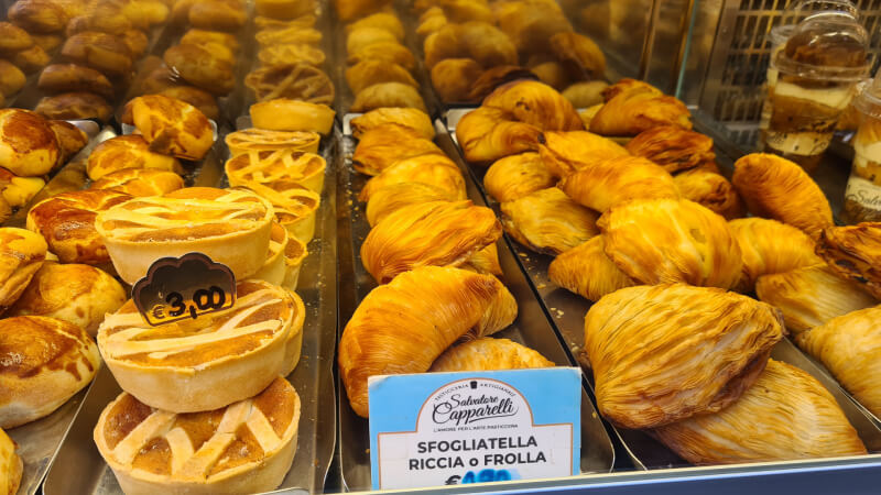 pecivo-sfogliatella-neapol