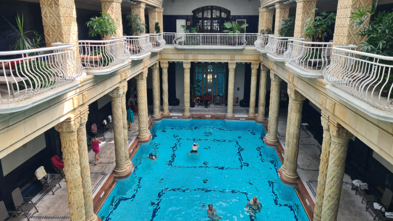 7_gellertovy-termalni-lazne-budapest-zapakuj