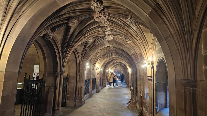 4-John-Rylands-Library-Manchester-co-videt