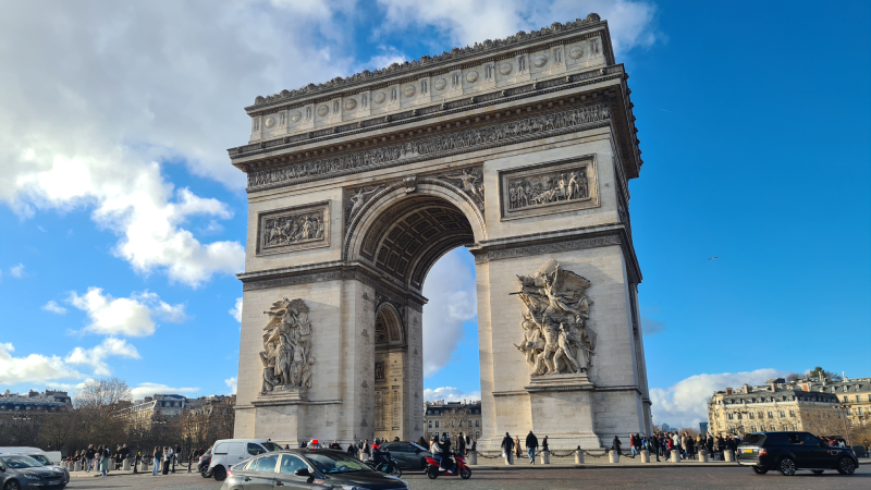 5_vitezny-oblouk-champs-elysees