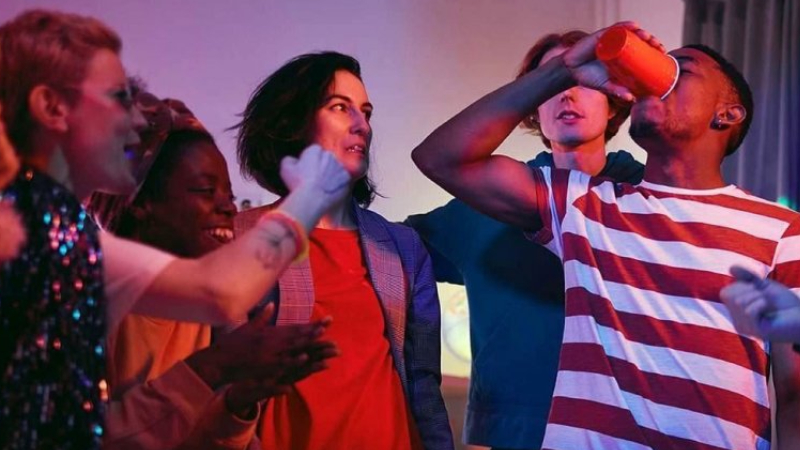 beer-pong-cestovatelska-hra-tip-na-darek-pro-cestovatele