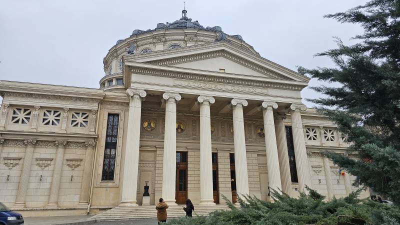 3-Athenee-Palace-Ateneul-roman