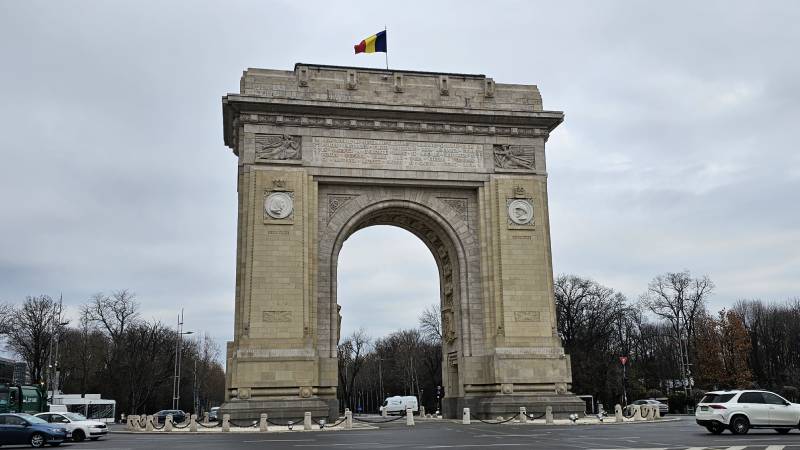 8-Arc-de-Triomphe-Arcul-de-Triumf