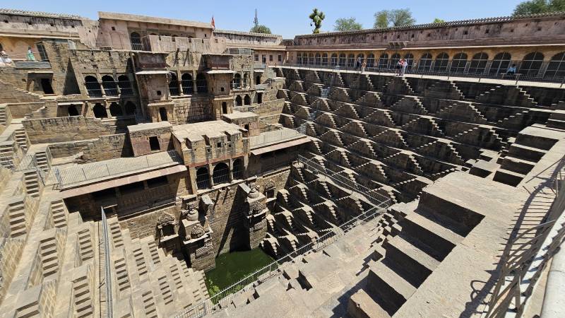 11-Studna-Chand-Baori