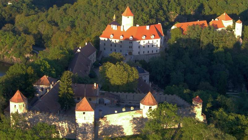 hrad-veveri-co-videt-jizni-morava