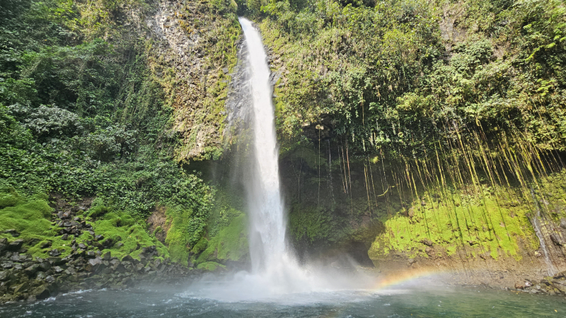 1-la-fortuna-waterfall
