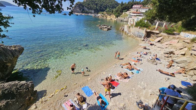 8-Paleokastritsa-Spiros-Beach-corfu