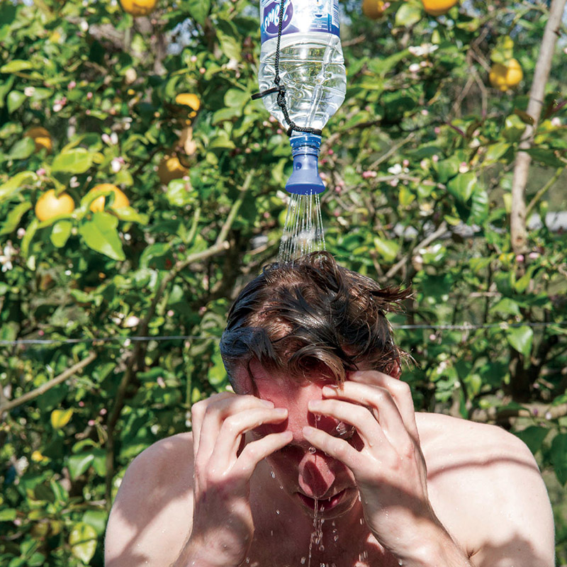 lifeventure-sprchova-hlavice-na-lahev-travel-bottle-shower-e