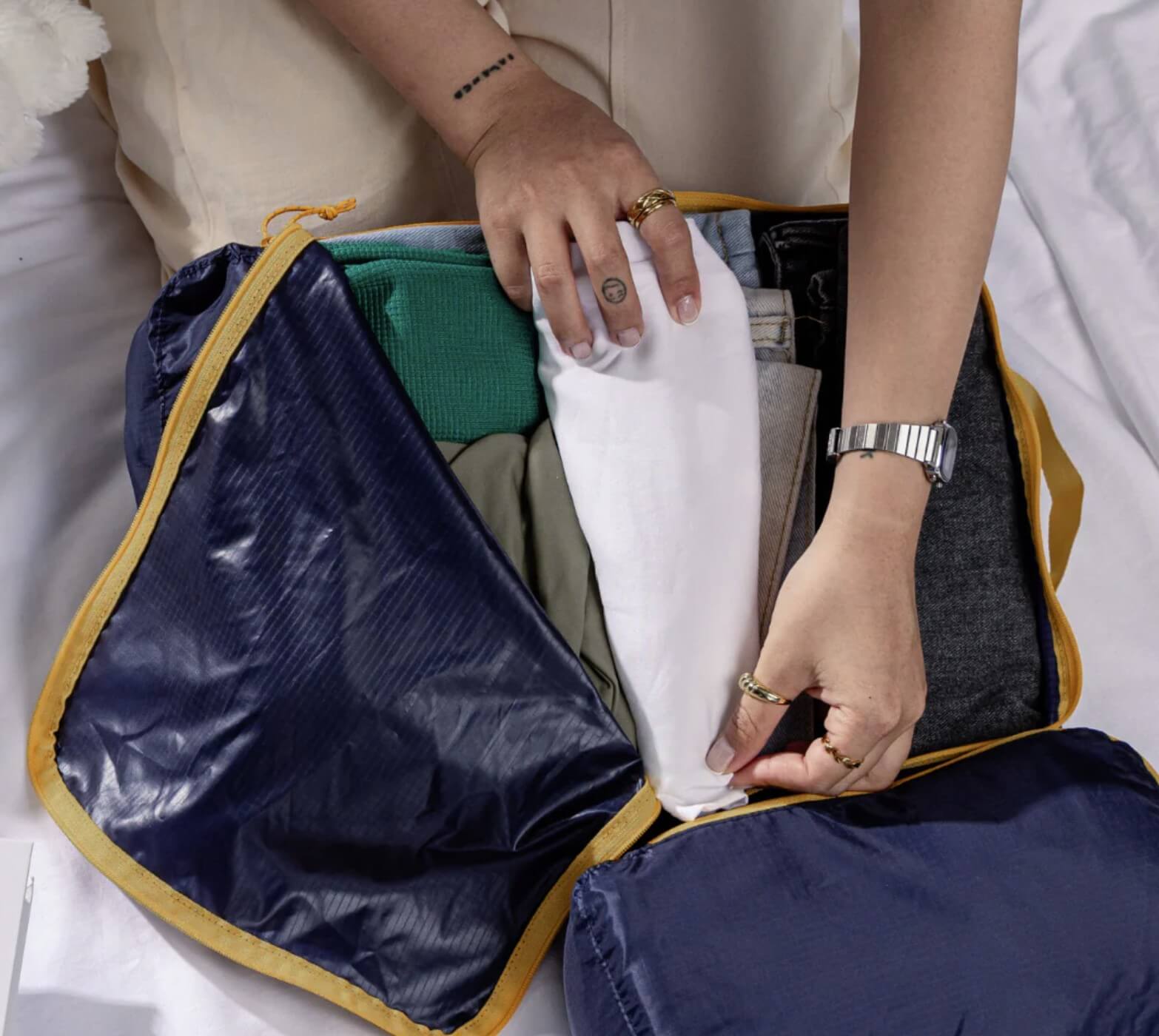 cabin-zero-ultralight-cestovni-organizer-na-obleceni-packing-cube-i (1)